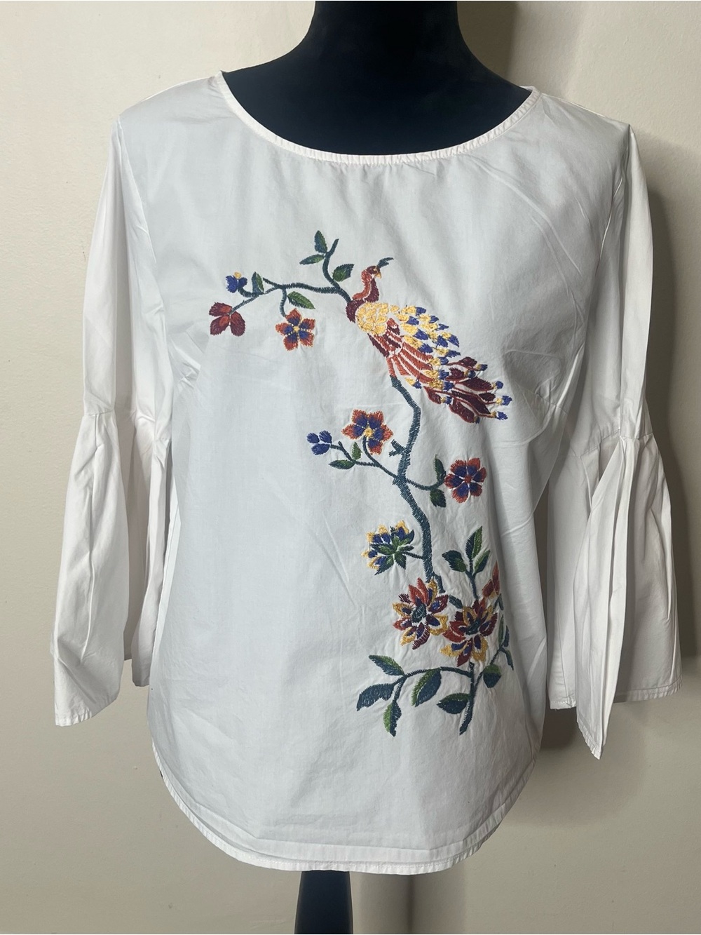 Jealous Tomato Women’s White Peacock Floral Embroidered Bell Sleeve Cotton Top L